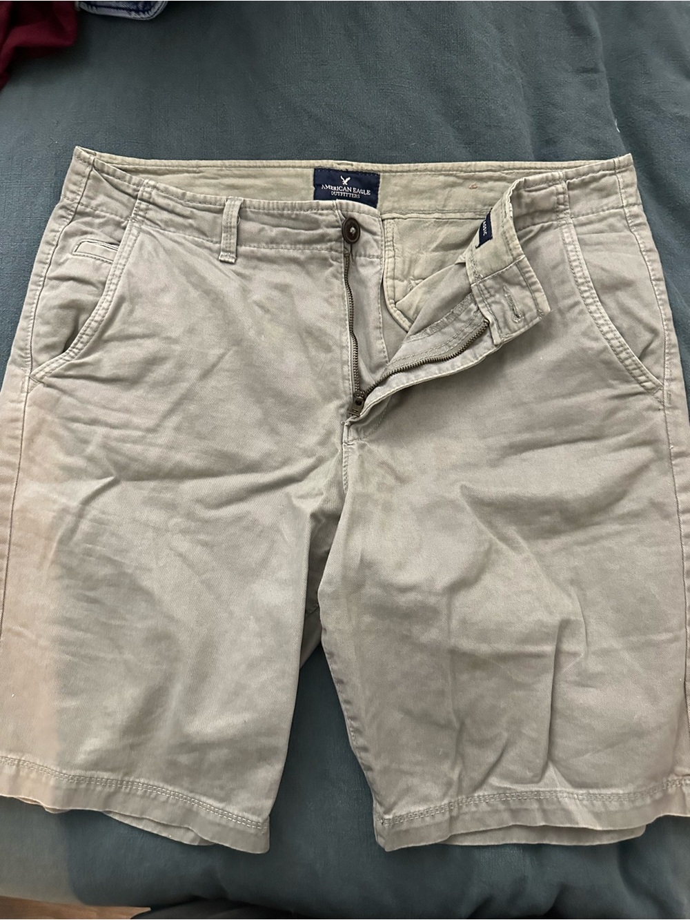American Eagle Outfitters Men’s Khaki Chino Shorts - Light Green